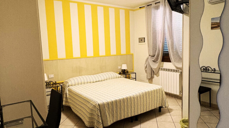 Gialla - Camera