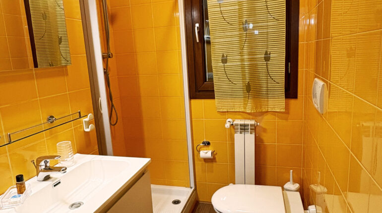 Gialla - Bagno