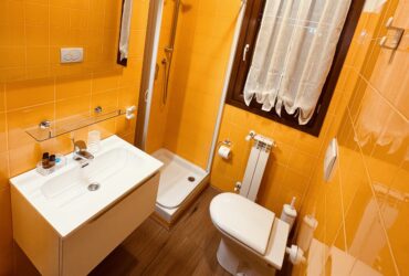 Gialla - Bagno
