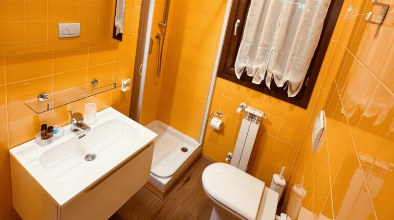 Gialla - Bagno
